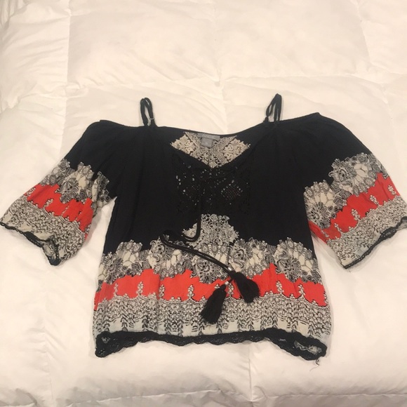 black off the shoulder top - Picture 1 of 2